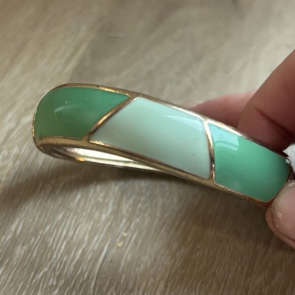 VTG Gold Tone Green Aqua Alternating Enamel Clamper Bangle Bracelet Wavy Unbrand - Picture 5 of 11